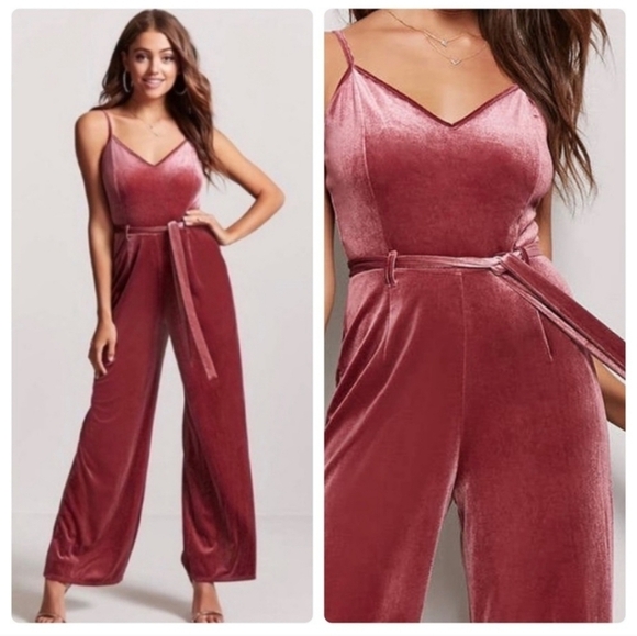 FOREVER 21 Spaghetti Strap Velour Pants Jumpsuit Size Medium - Picture 1 of 11